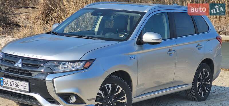 Mitsubishi Outlander (2017)