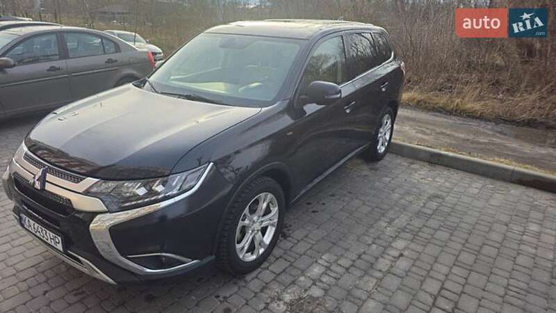 Mitsubishi Outlander (2013)