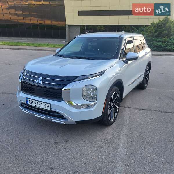 Mitsubishi Outlander (2022)