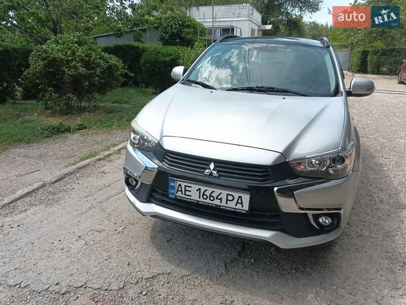 Mitsubishi Outlander (2015)
