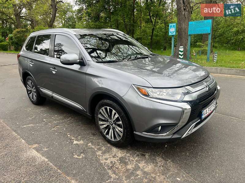 Mitsubishi Outlander (2018)