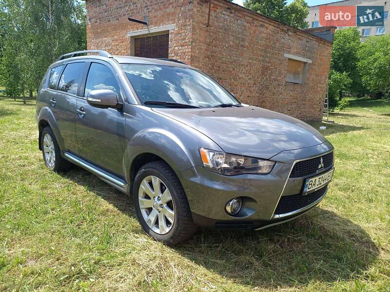 Mitsubishi Outlander (2012)