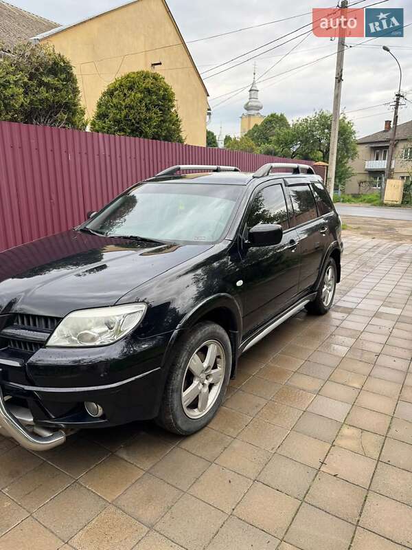 Mitsubishi Outlander (2008)