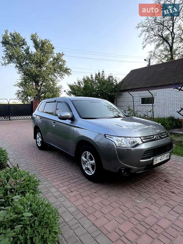 Mitsubishi Outlander (2014)