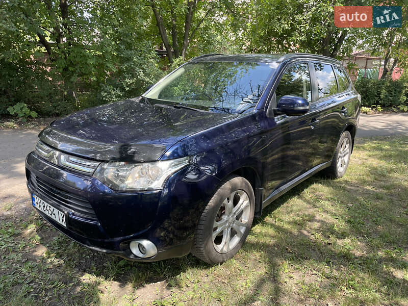 Mitsubishi Outlander (2013)