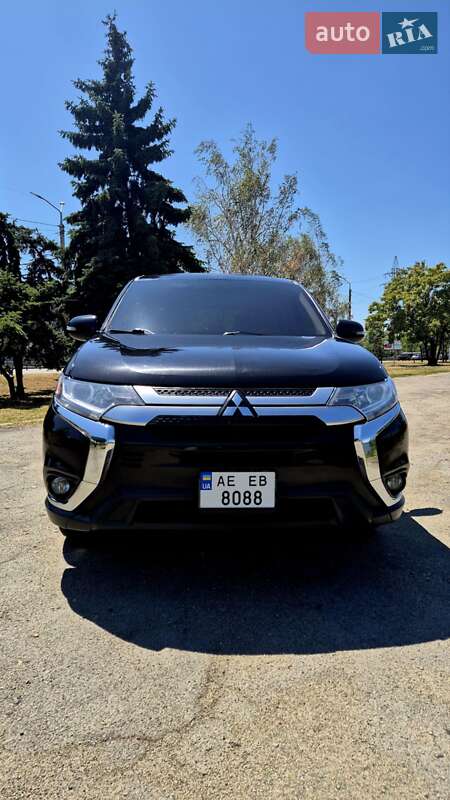Mitsubishi Outlander (2019)