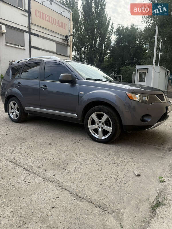 Mitsubishi Outlander (2007)