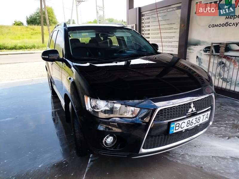 Mitsubishi Outlander (2010)