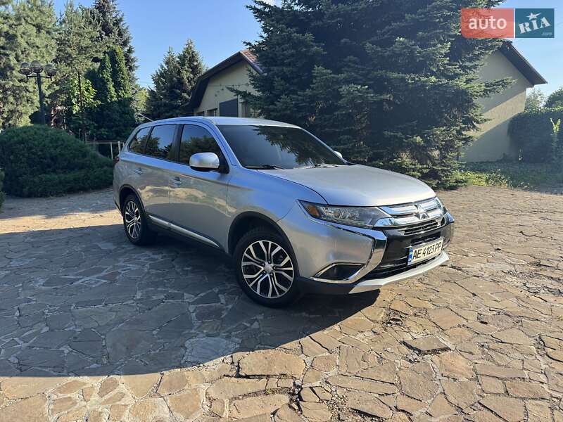 Mitsubishi Outlander (2017)