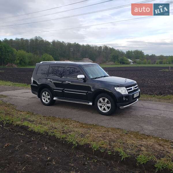 Mitsubishi Pajero (2008)