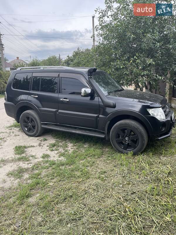 Mitsubishi Pajero (2008)