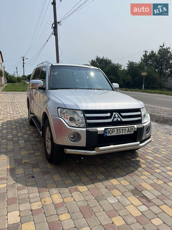 Mitsubishi Pajero (2008)