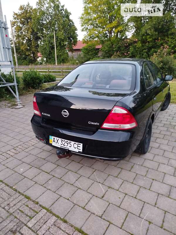 Nissan Almera (2009)