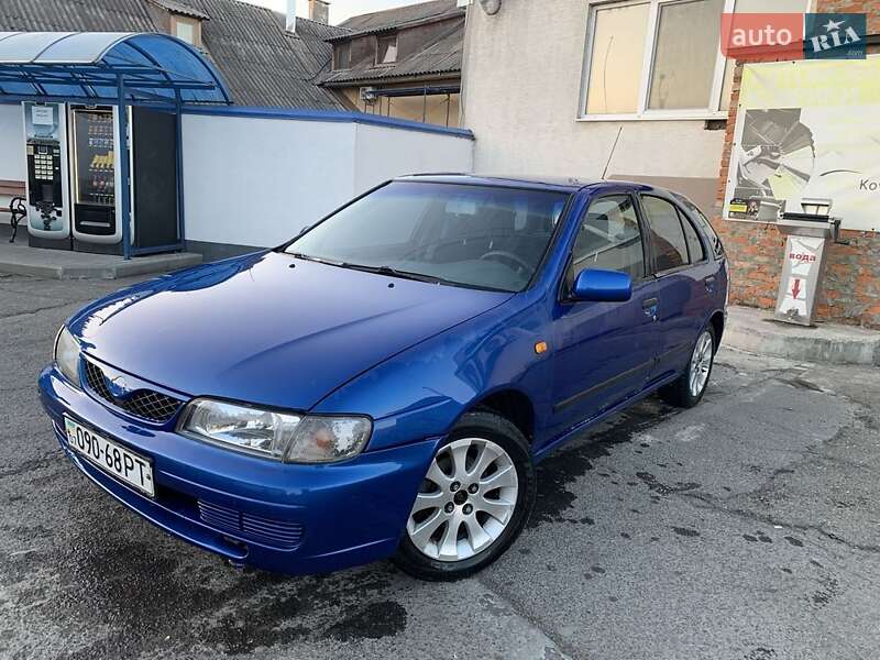 Nissan Almera (2000)