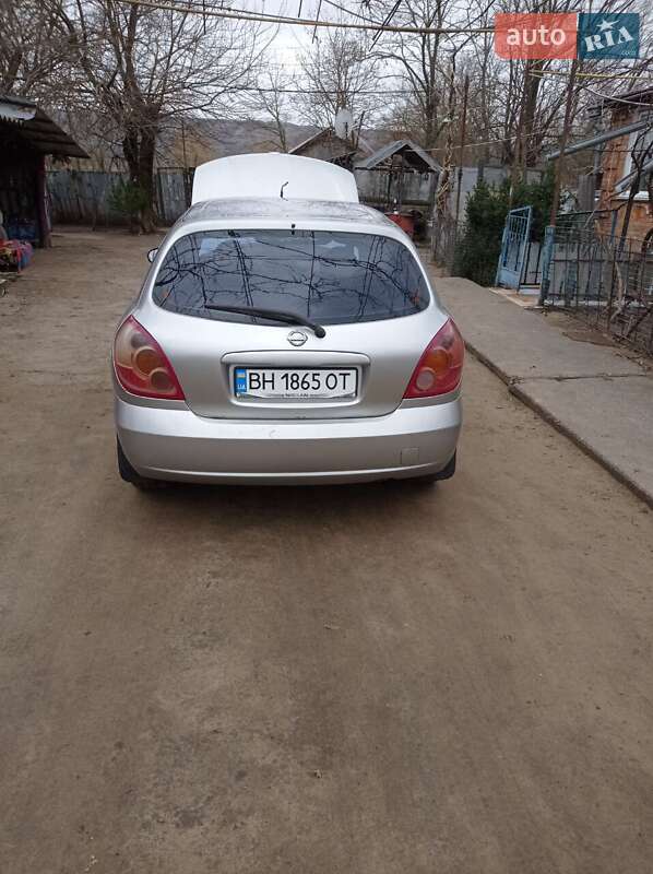 Nissan Almera (2003)