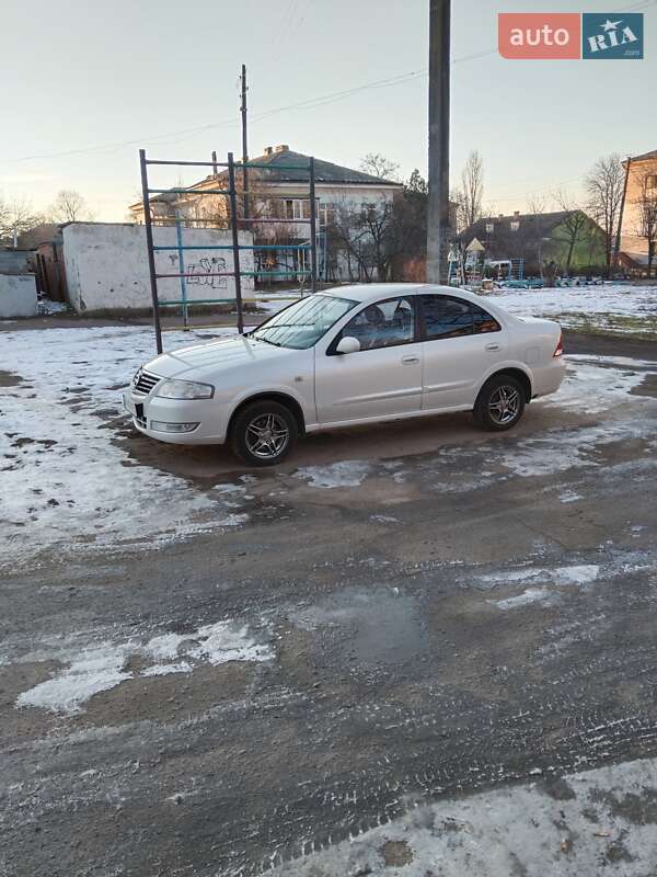 Nissan Almera (2008)