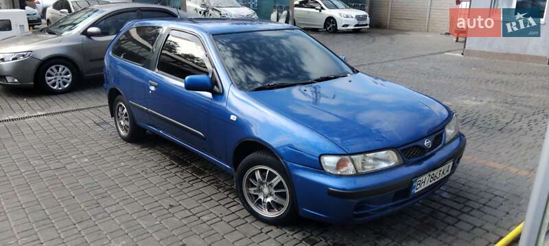 Nissan Almera (1998)