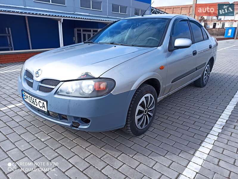 Nissan Almera (2005)