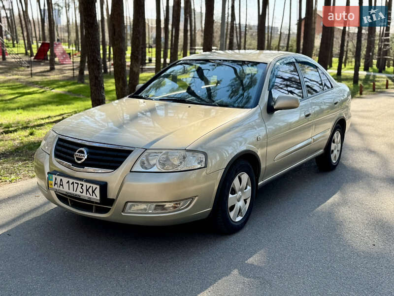 Nissan Almera (2008)