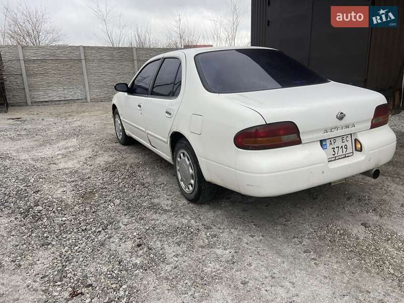 Nissan Altima (1993)