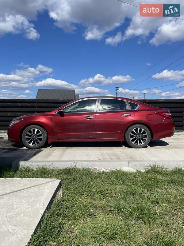 Nissan Altima (2016)