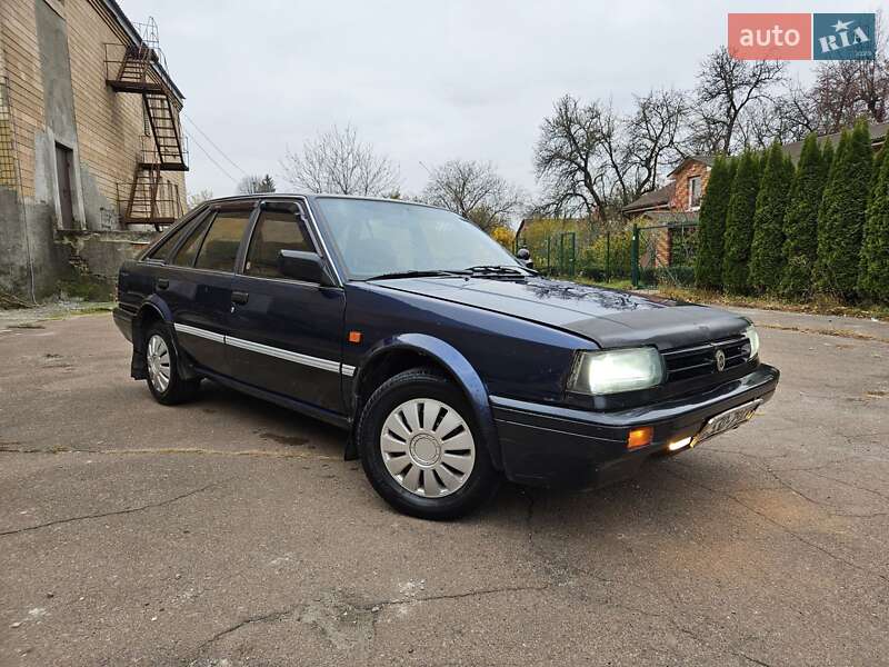 Nissan Bluebird (1990)