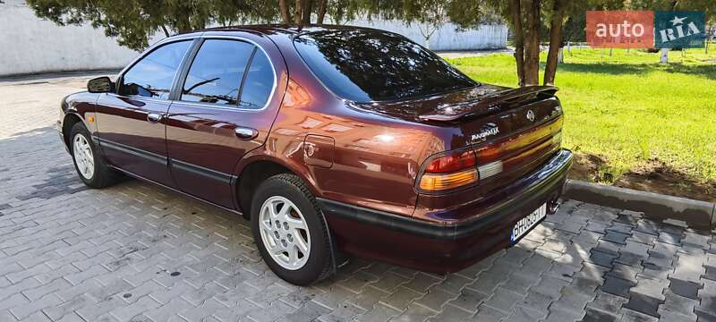 Nissan Maxima (1996)