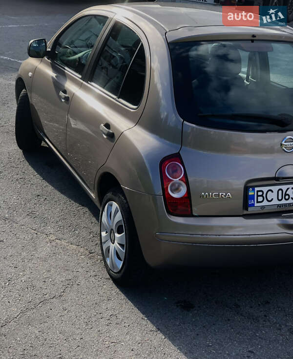 Nissan Micra (2009)
