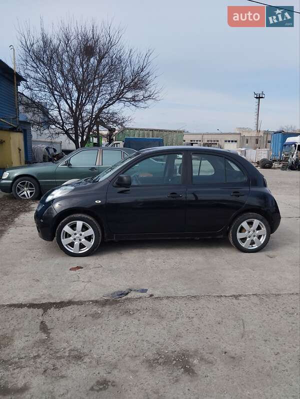 Nissan Micra (2010)