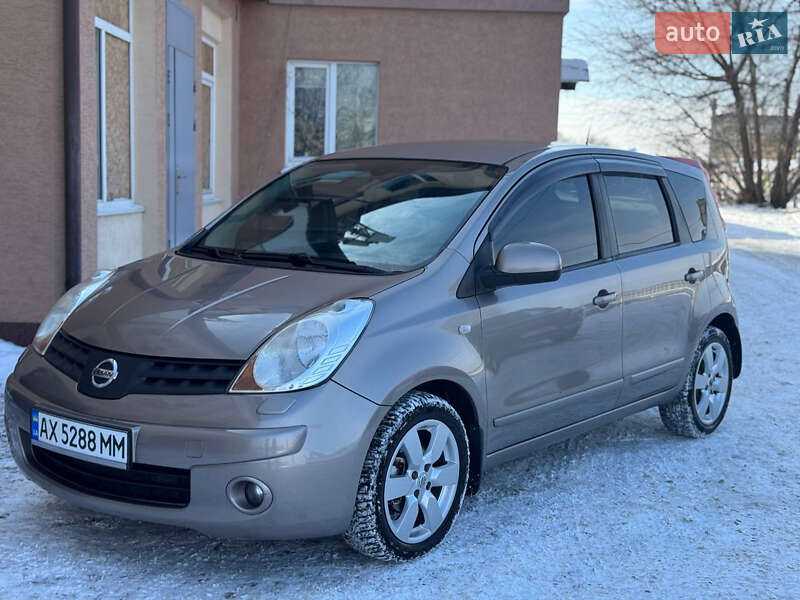 Nissan Note (2008)
