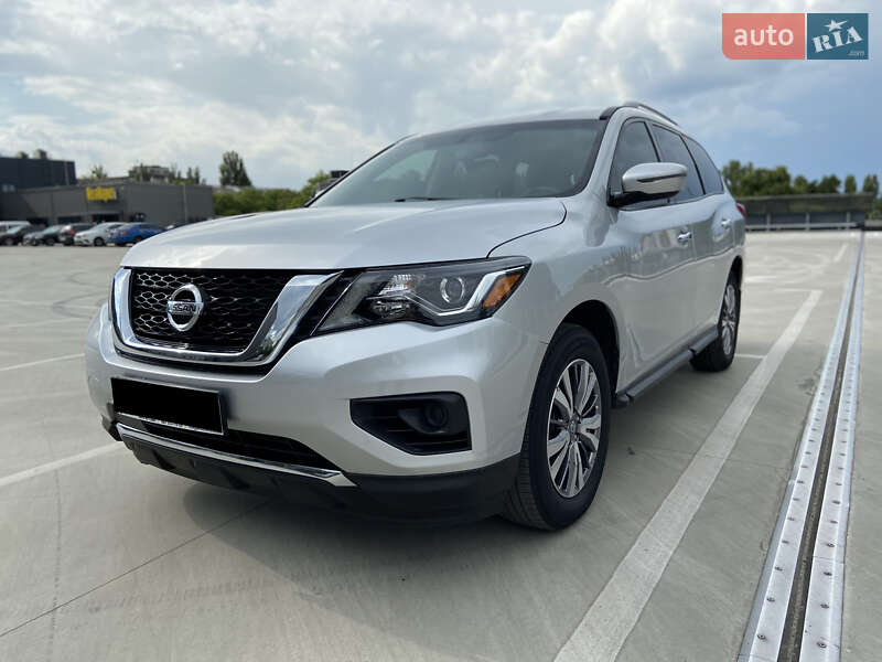 Nissan Pathfinder (2018)