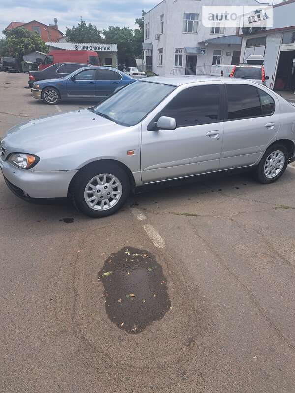 Nissan Primera (2000)