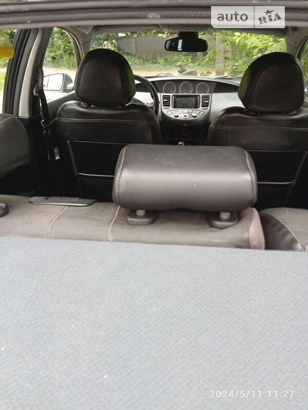 Nissan Primera (2003)
