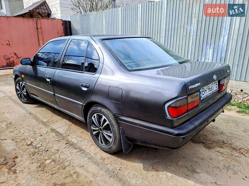 Nissan Primera (1990)