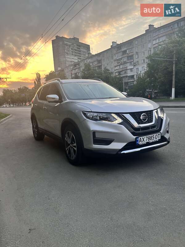 Nissan Rogue (2018)