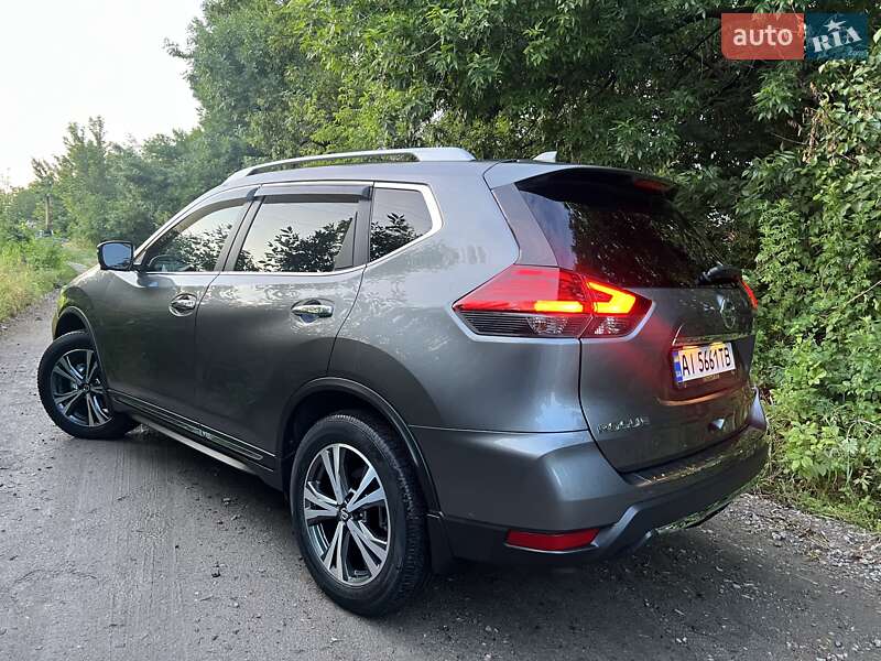Nissan Rogue (2017)