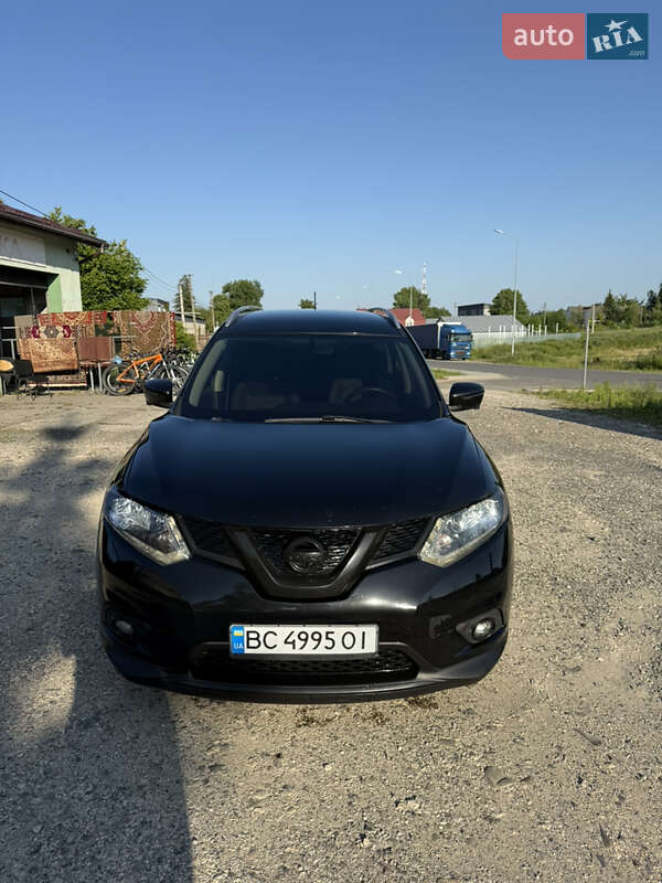 Nissan Rogue (2016)