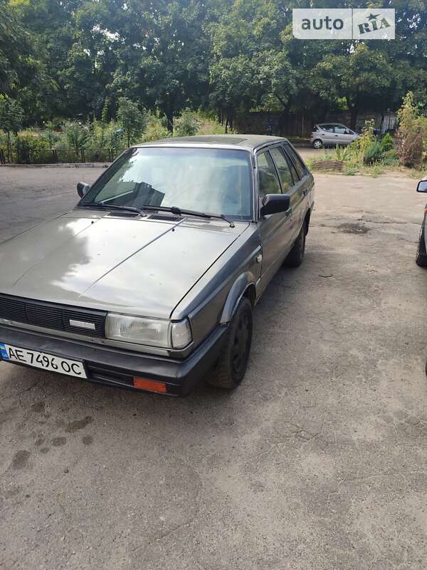 Nissan Sunny (1987)