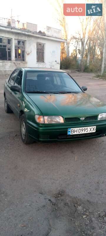 Nissan Sunny (1995)