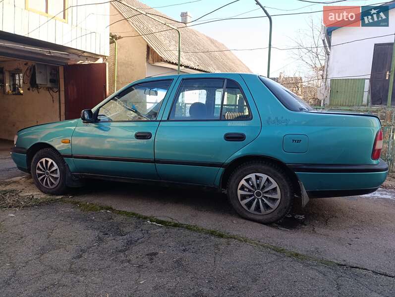 Nissan Sunny (1995)