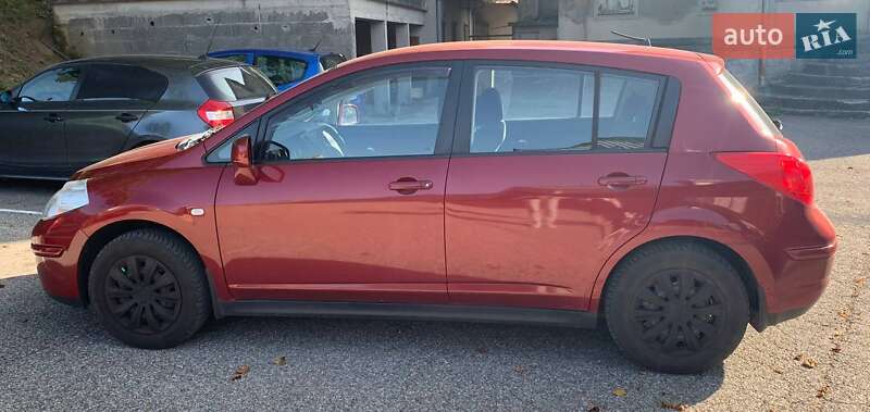 Nissan Tiida (2008)