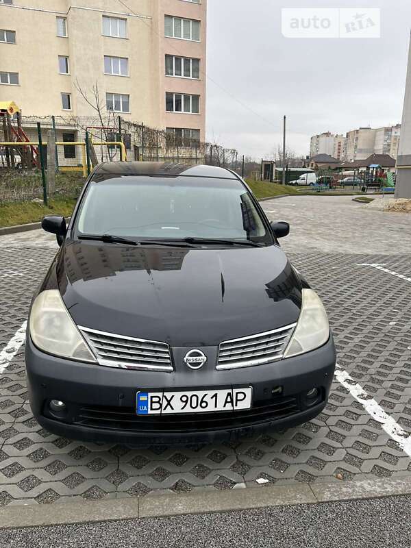 Nissan Tiida (2008)