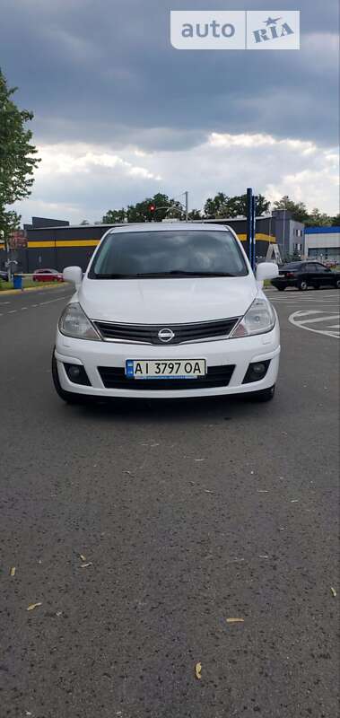 Nissan Tiida (2012)