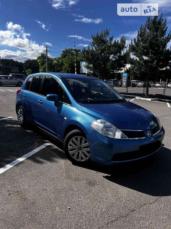 Nissan Tiida (2008)