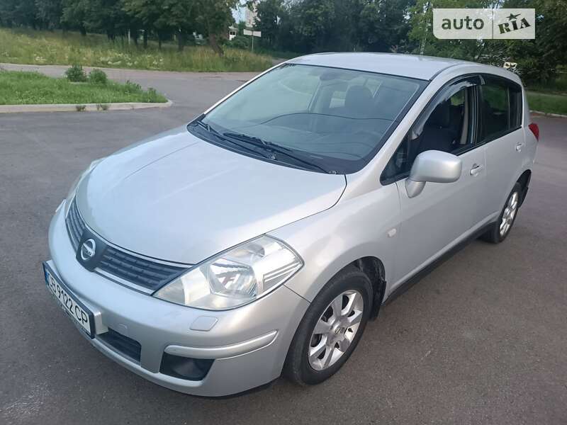 Nissan Tiida (2007)