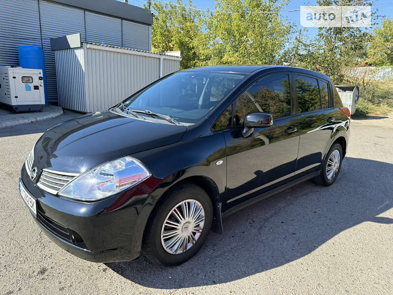 Nissan Tiida (2007)