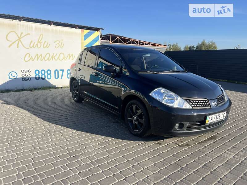Nissan Tiida (2008)