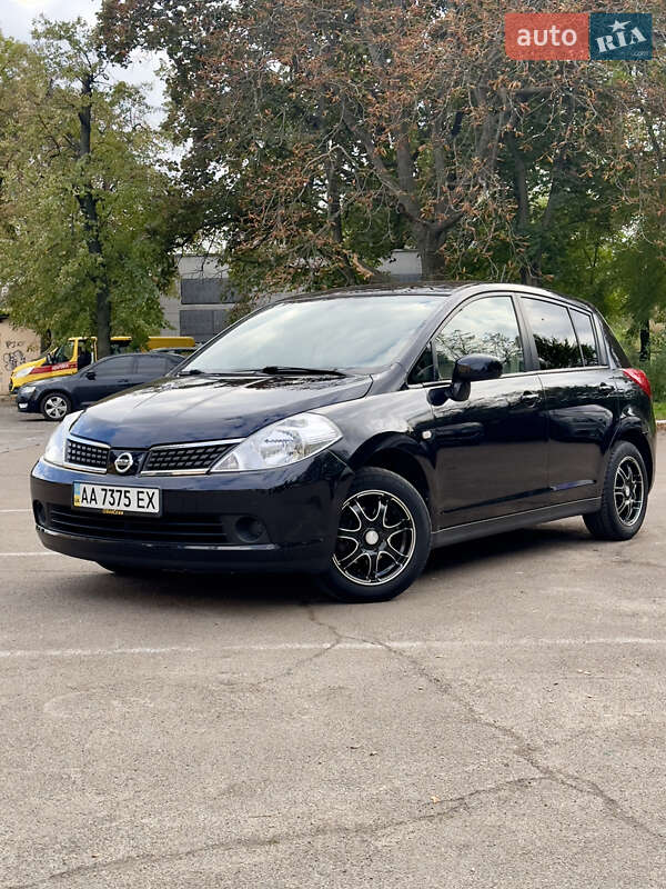 Nissan Tiida (2007)