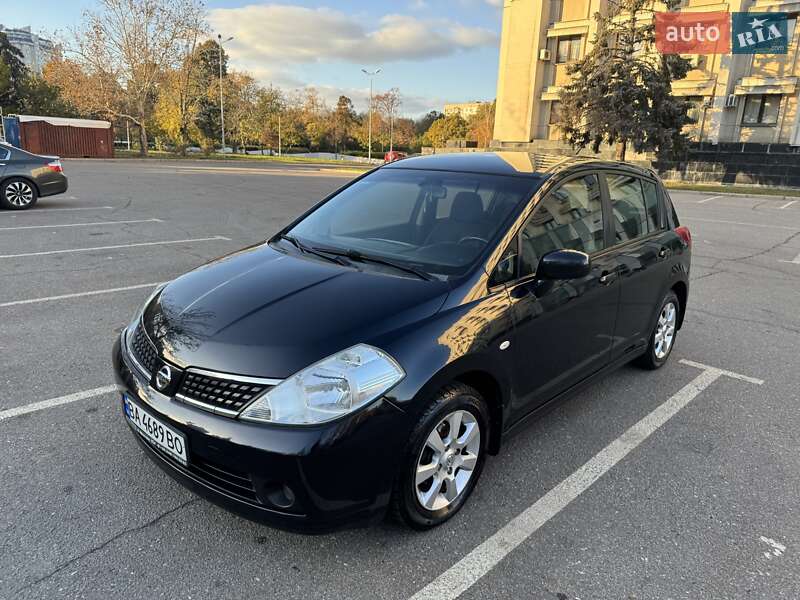 Nissan Tiida (2008)