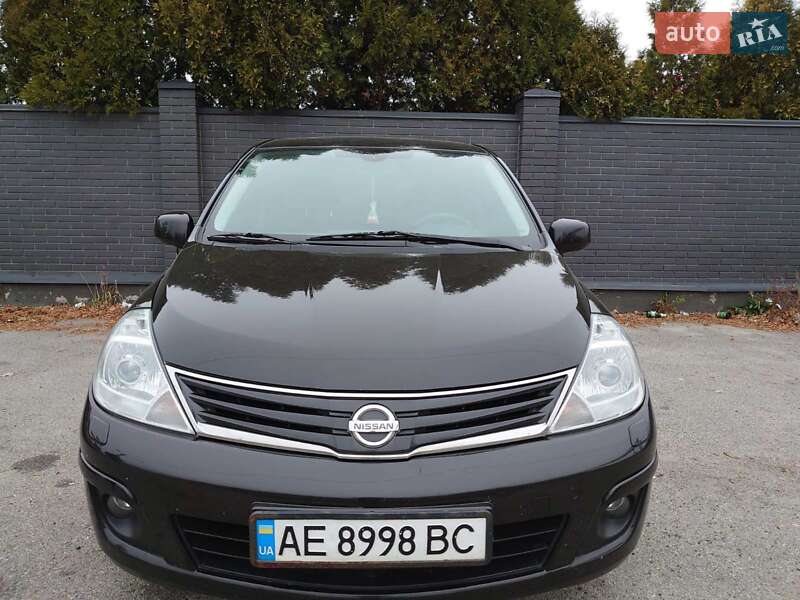 Nissan Tiida (2010)